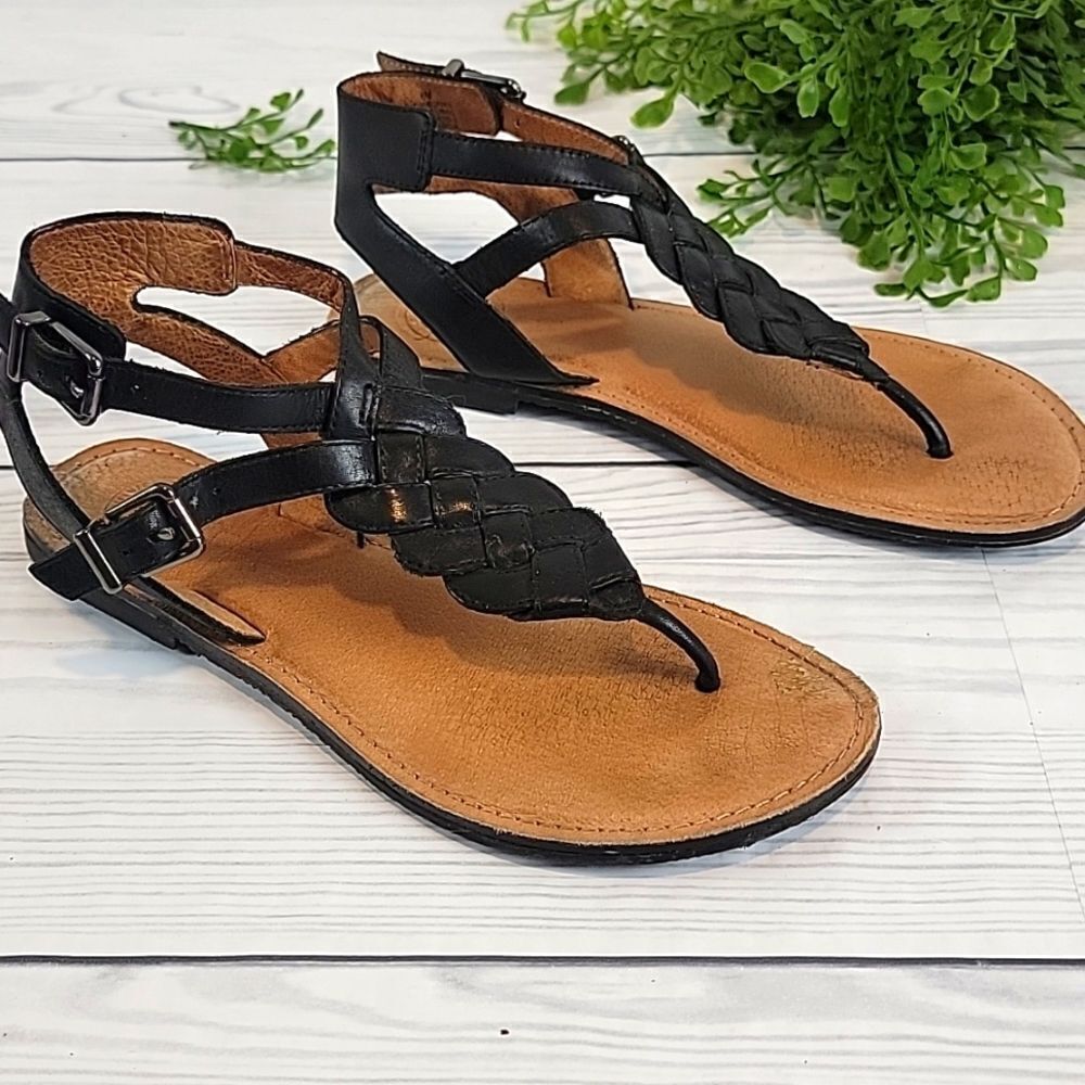 Nurture black leather thong sandals Size 6M